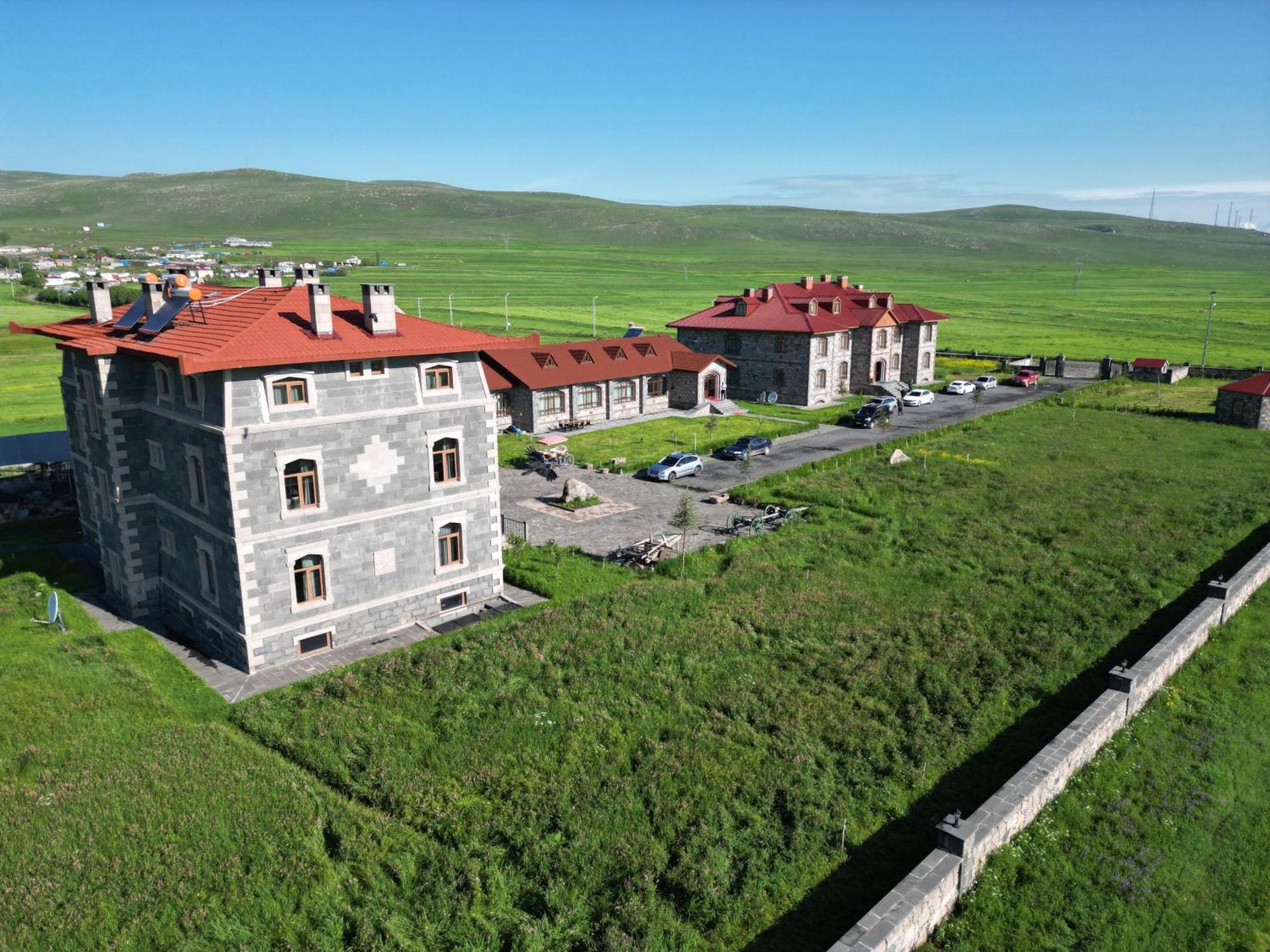 Lake Cildir Lodge Exterior photo