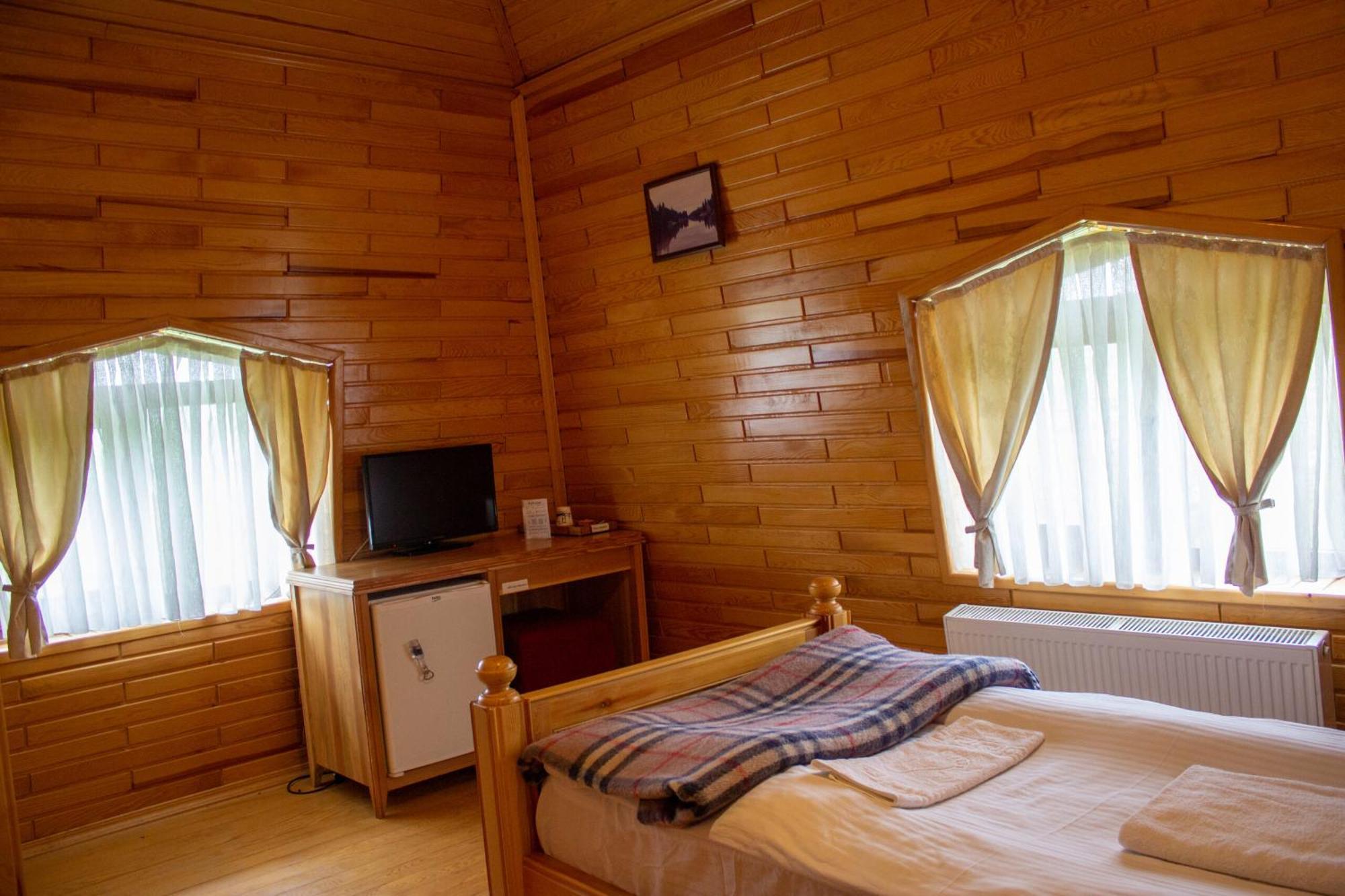Lake Cildir Lodge Exterior photo